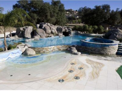 amazing-custom-pool-_DeShayes-Residential-Resort-Design