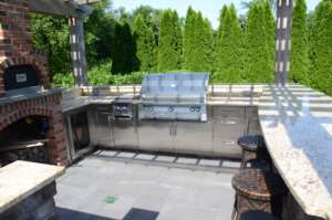 grill_sideburner_outlets_outdoor_kitchen-DeShayes-Residential-Resort-Design