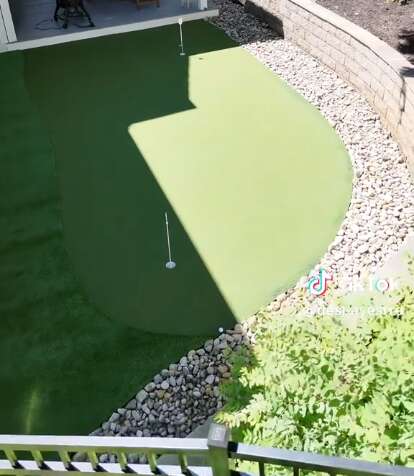 Custom-outdoor-Putting-Green-DeShayes-Dream-Greens